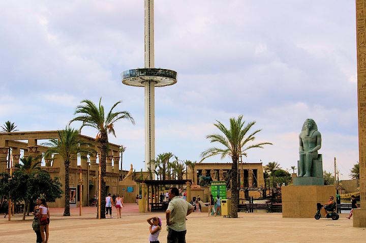 IMGP0185.JPG - Terra Mitica Theme Park 'Infinnito viewing tower' ride