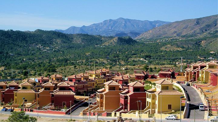 Imgp3168-1.jpg - A Spectacular view of urbanisation Balcón de Finestrat with the mountains behind.