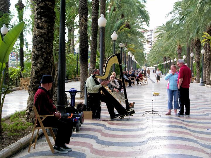 IMGP3061.JPG - Musicians on the famous ' Paseo de la Explanada' Alicante