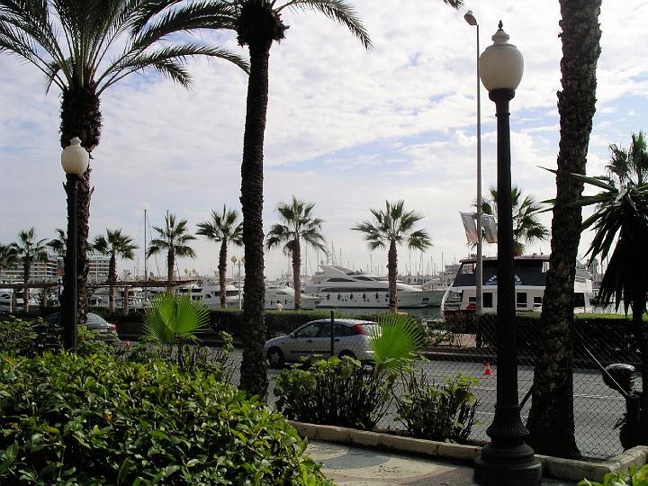 IMGP8043.JPG - View from the ' Paseo de la Explanada' of the harbour at Alicante