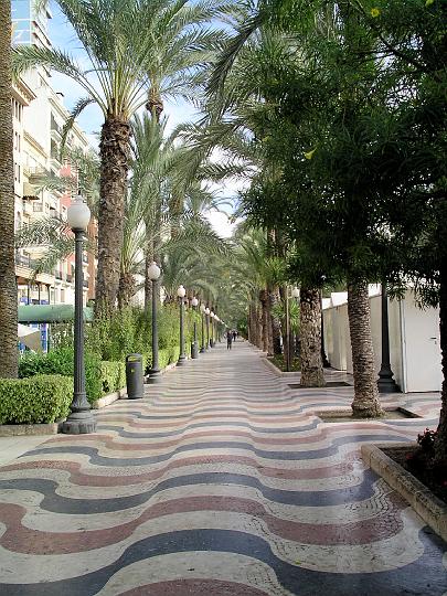 IMGP8048.JPG - The famous ' Paseo de la Explanada'  Alicante. You will see this park area on nearly all post cards from Alicante