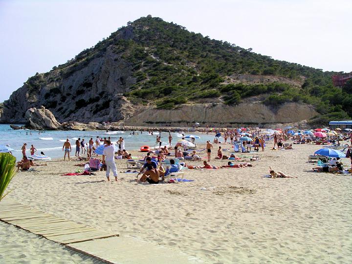 IMGP5053.JPG - Cala Finestrat beach is a small cove beach with activities for all the family.