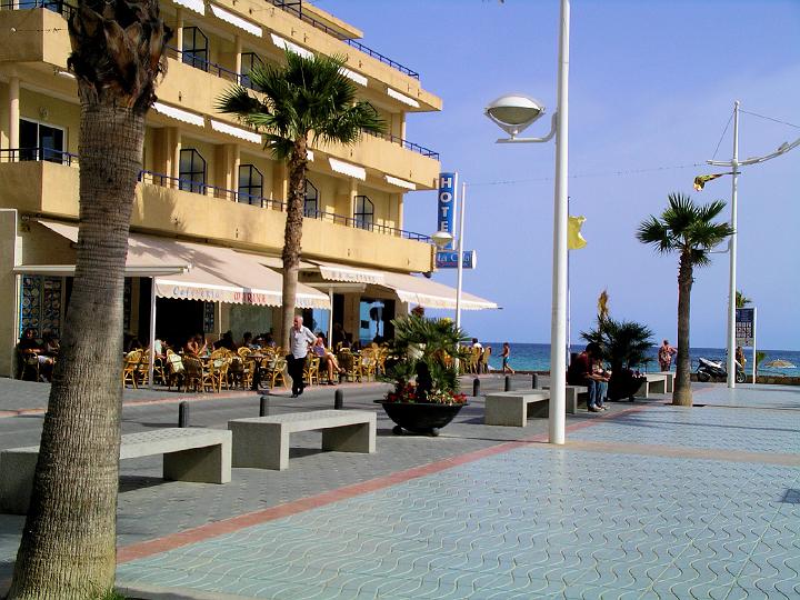 IMGP5054.JPG - La Cala Hotel, Cala Finestrat.A great place to sit, relax and watch the world go by.