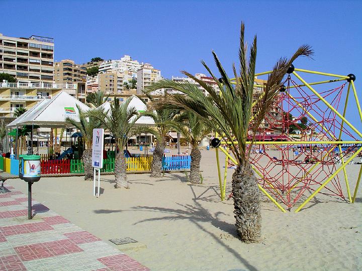 IMGP5060.JPG - Cala Finestrat beach - kids play area.
