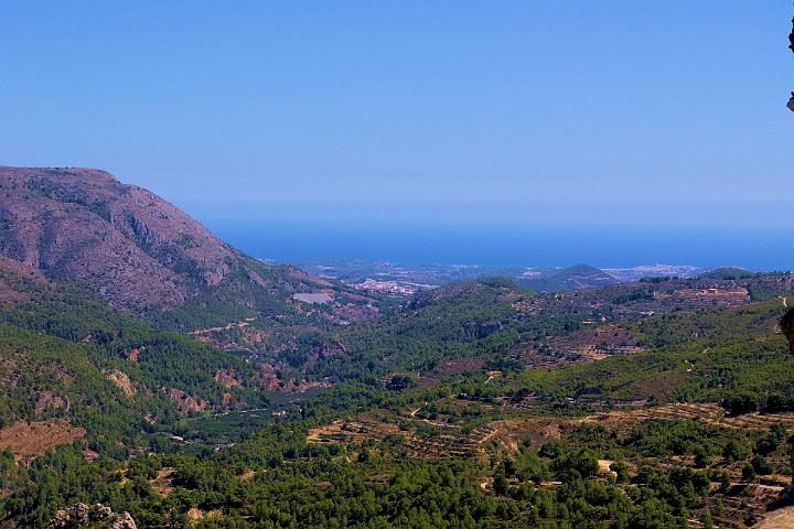 IMGP0286.JPG - View from Guadalest looking toward the sea.